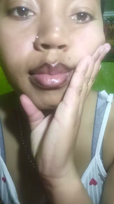 Carinahot02 live cam on Cam4
