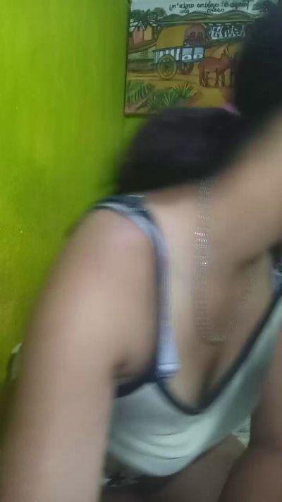 Carinahot02 live cam on Cam4