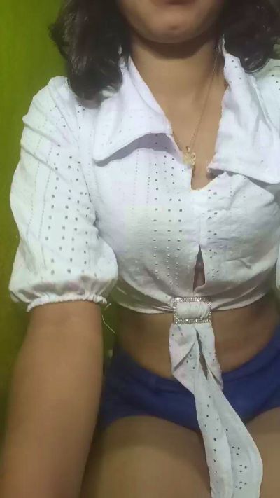 Carinahot02 live cam on Cam4