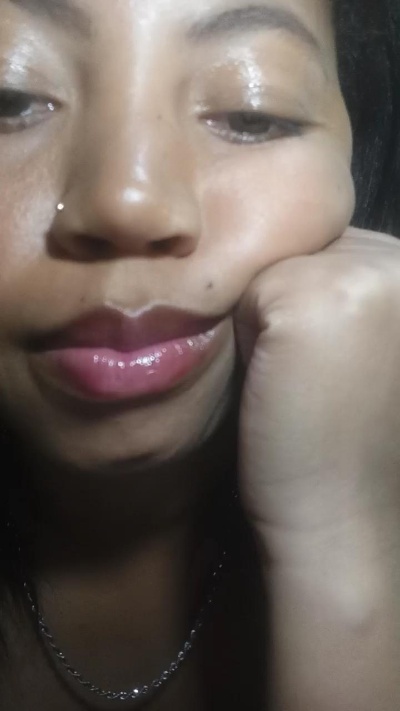 Carinahot02 live cam on Cam4