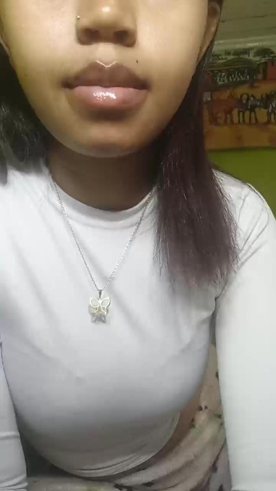 Carinahot02 live cam on Cam4