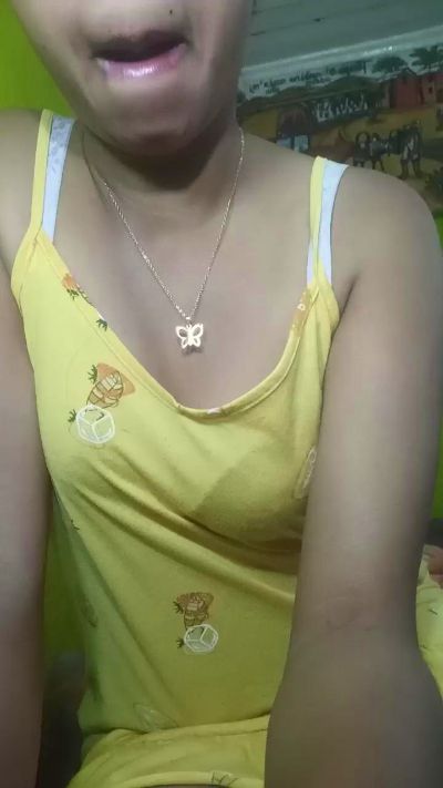 Carinahot02 live cam on Cam4