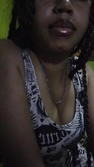 Carinahot02 live cam on Cam4