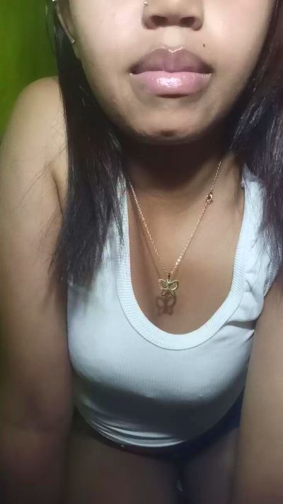 Carinahot02 live cam on Cam4