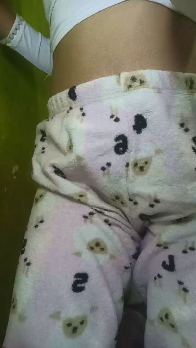 Carinahot02 live cam on Cam4
