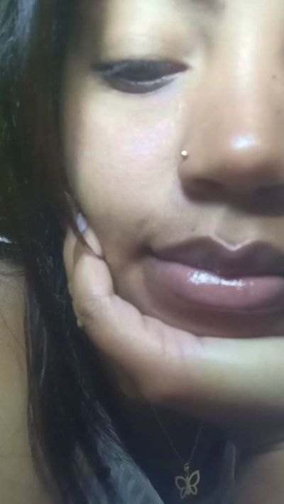 Carinahot02 live cam on Cam4