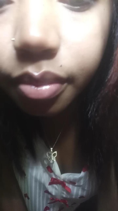 Carinahot02 live cam on Cam4