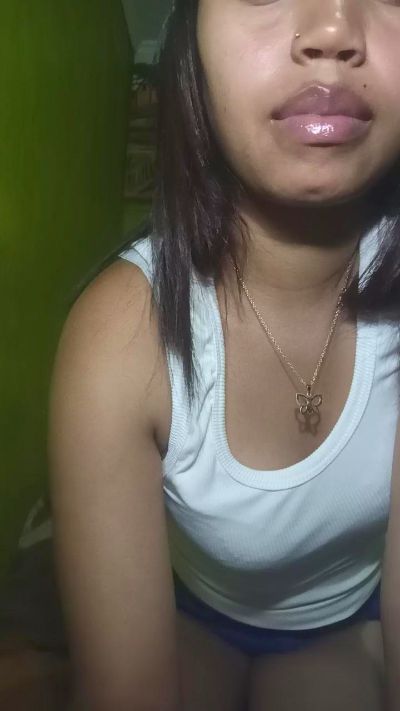Carinahot02 live cam on Cam4