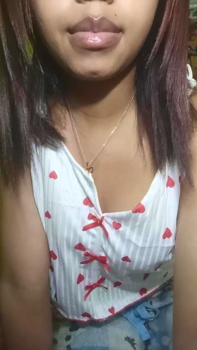 Carinahot02 live cam on Cam4