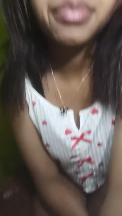 Carinahot02 live cam on Cam4