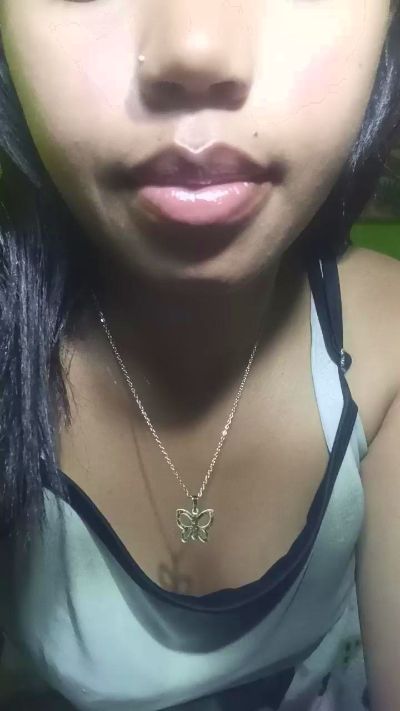 Carinahot02 live cam on Cam4