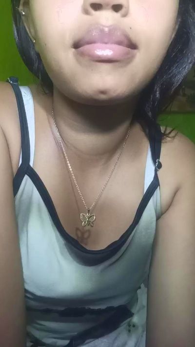 Carinahot02 live cam on Cam4