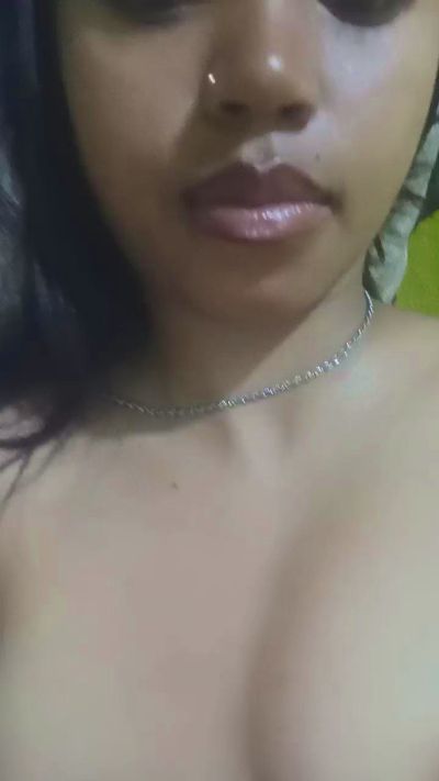 Carinahot02 live cam on Cam4