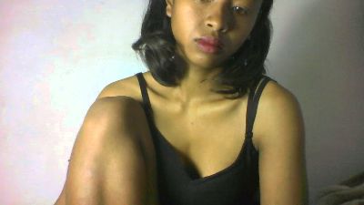 Carinajolie live cam on Cam4