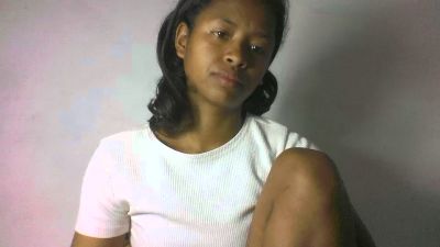 Carinajolie live cam on Cam4