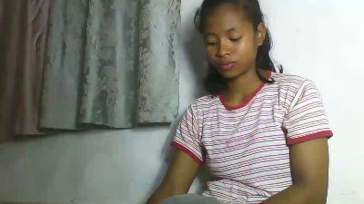 Carinajolie live cam on Cam4