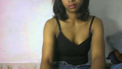 Carinajolie live cam on Cam4