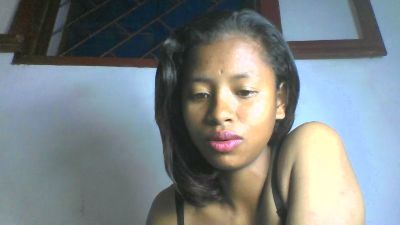 Carinajolie live cam on Cam4