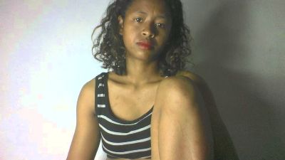Carinajolie live cam on Cam4