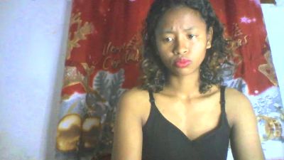 Carinajolie live cam on Cam4