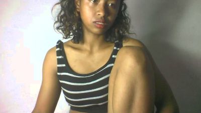 Carinajolie live cam on Cam4