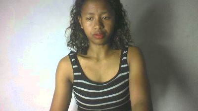 Carinajolie live cam on Cam4