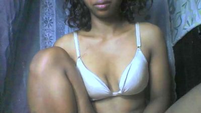 Carinajolie live cam on Cam4