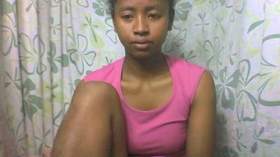 Carinajolie live cam on Cam4