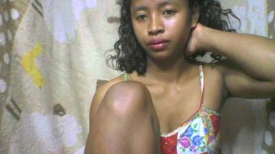 Carinajolie live cam on Cam4