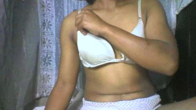 Carinajolie live cam on Cam4