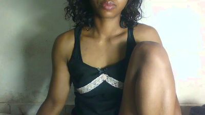 Carinajolie live cam on Cam4