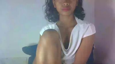 Carinajolie live cam on Cam4