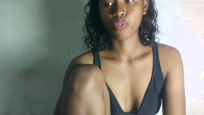 Carinajolie live cam on Cam4