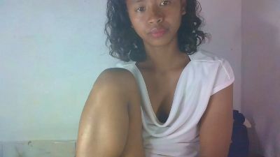 Carinajolie live cam on Cam4