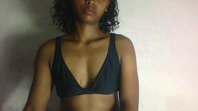 Carinajolie live cam on Cam4