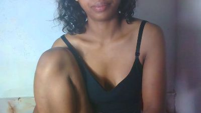 Carinajolie live cam on Cam4