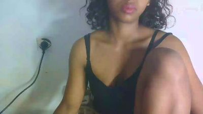 Carinajolie live cam on Cam4
