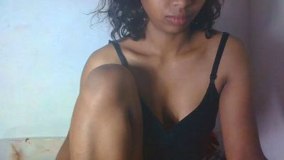 Carinajolie live cam on Cam4