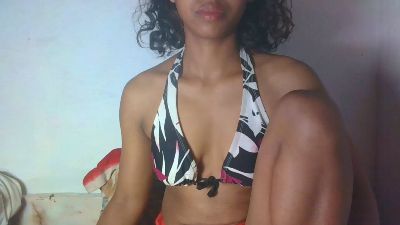 Carinajolie live cam on Cam4