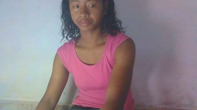 Carinajolie live cam on Cam4