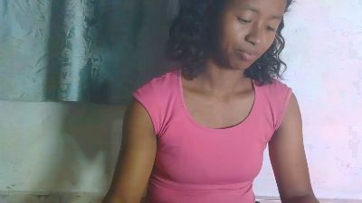 Carinajolie live cam on Cam4