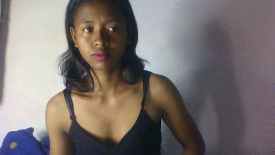 Carinajolie live cam on Cam4