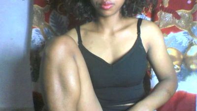 Carinajolie live cam on Cam4