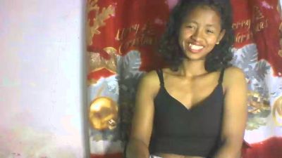 Carinajolie live cam on Cam4