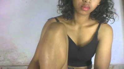 Carinajolie live cam on Cam4