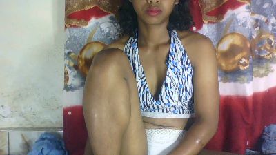 Carinajolie live cam on Cam4