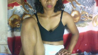Carinajolie live cam on Cam4