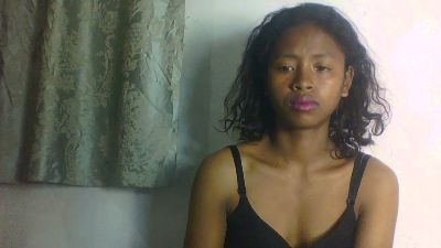 Carinajolie live cam on Cam4