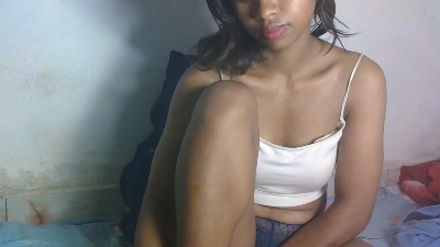 Carinajolie live cam on Cam4