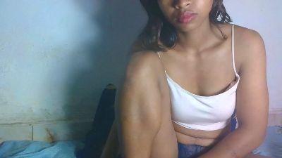 Carinajolie live cam on Cam4